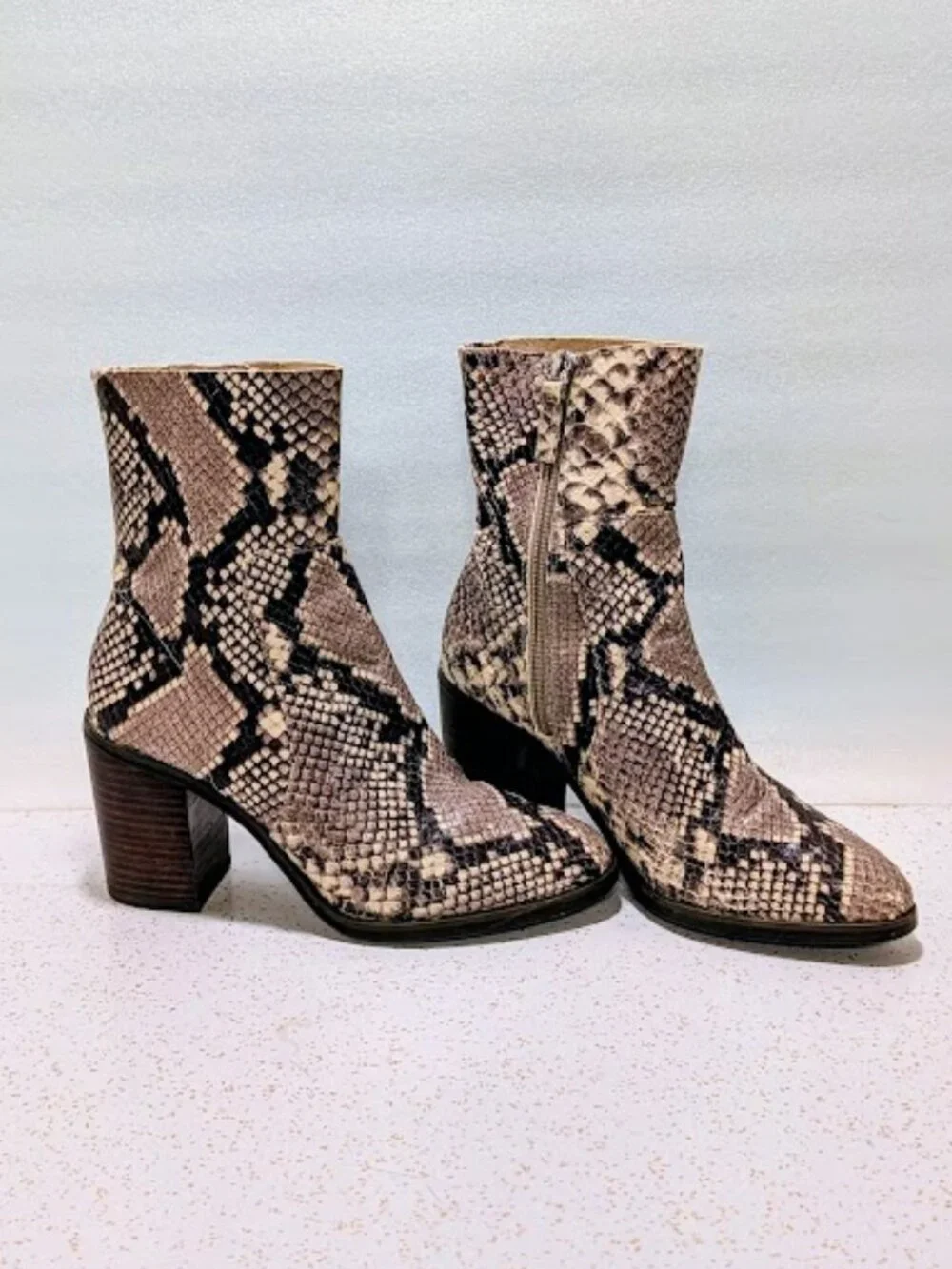 Steve Madden Rewind Snakeskin Ankle Booties Block Heel Women's 6 REWI01S1